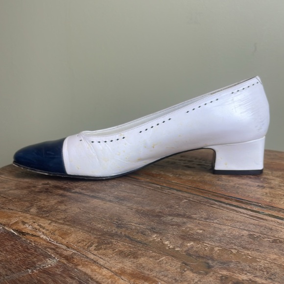 Vintage Rangoni Firenze Blue White Leather Square Heeled Spectator Pump Sz 7.5M - Picture 12 of 14